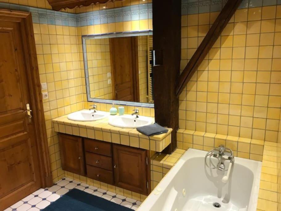 Ferme De Chenezeau - 15 Personnes , 7 Chambres Gérardmer Exterior foto