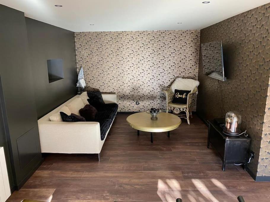 Ferme De Chenezeau - 15 Personnes , 7 Chambres Gérardmer Exterior foto